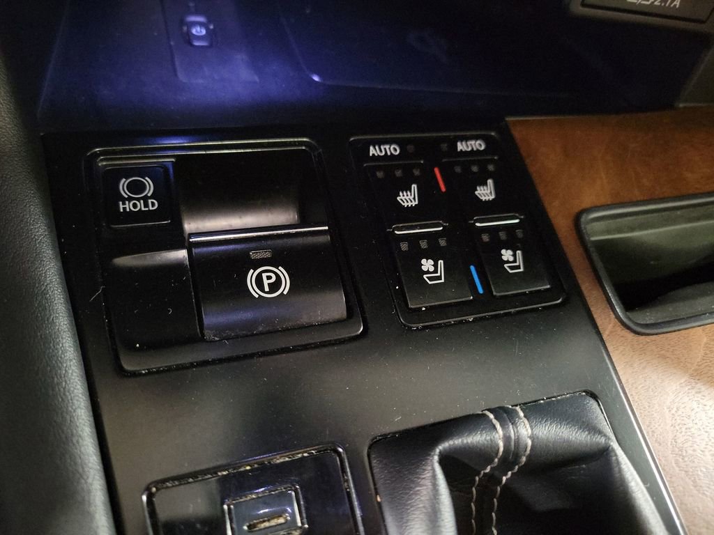 Used 2021 Lexus RX 350L Premium w/ Premium Package image 17