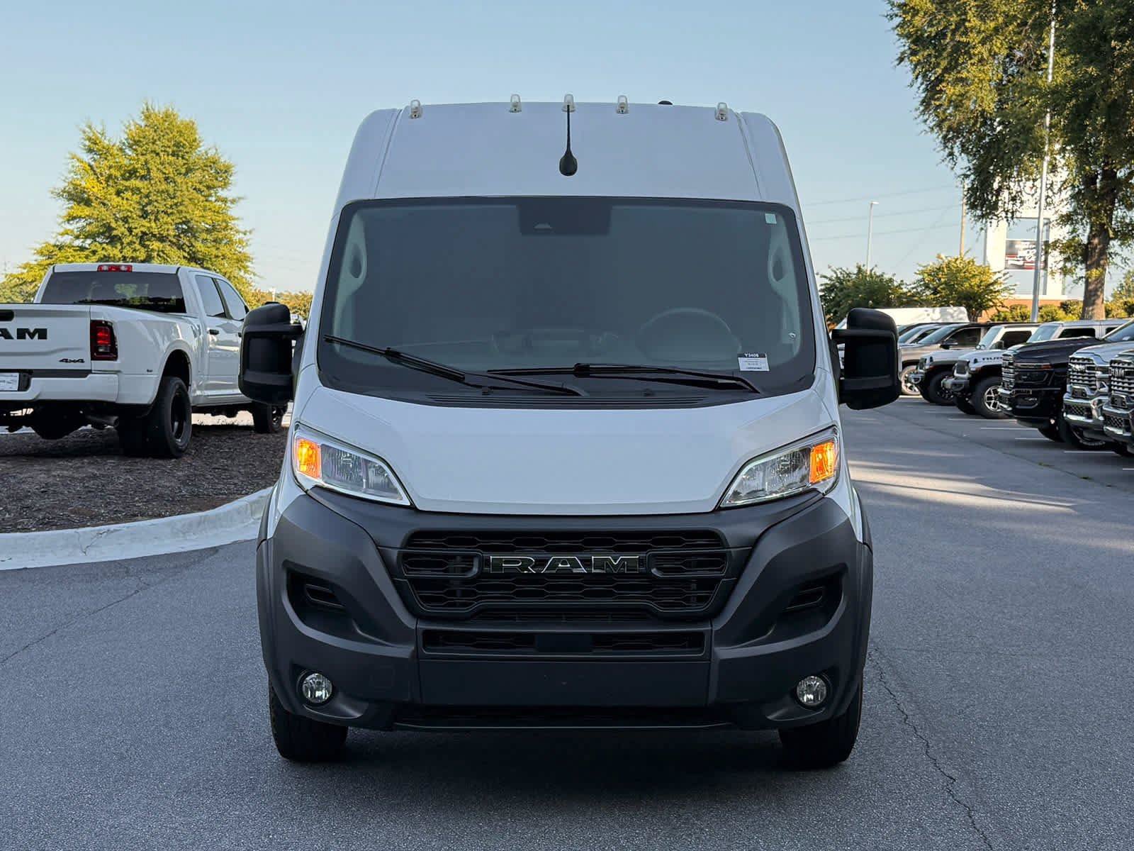 Used 2024 RAM ProMaster 2500 w/ Convenience Group FWD image 8