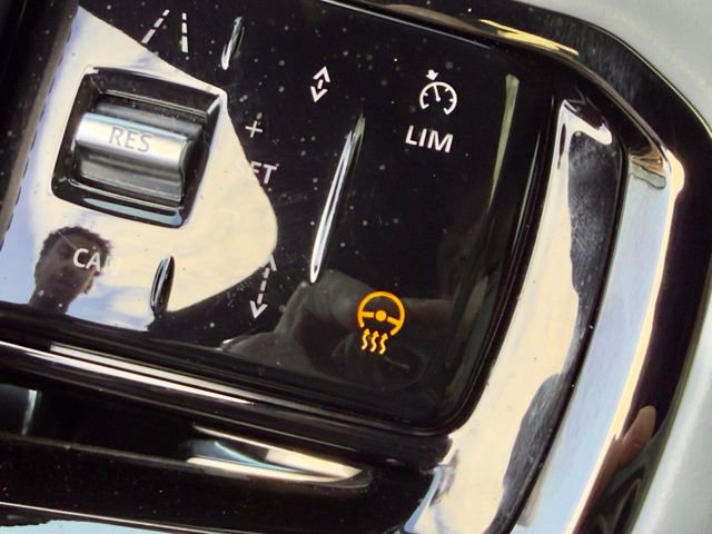 Used 2024 Land Rover Range Rover Velar Dynamic SE image 9