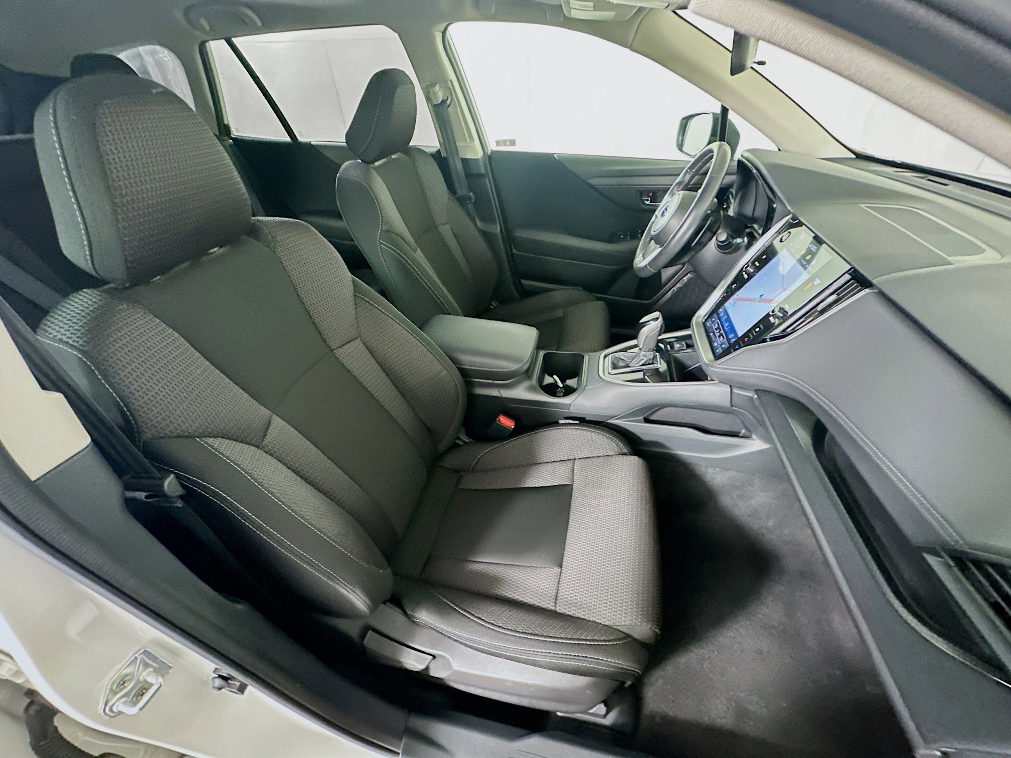 Used 2025 Subaru Outback Premium AWD/4WD image 31