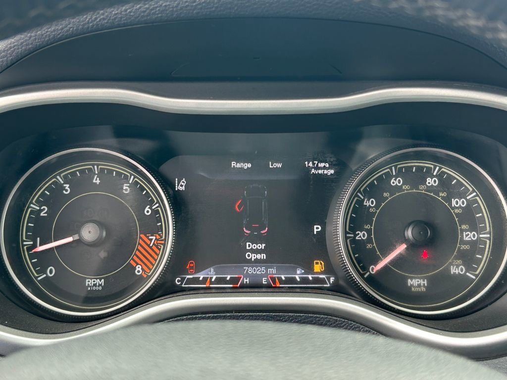 Used 2014 Jeep Cherokee Limited w/ Technology Group FWD image 23