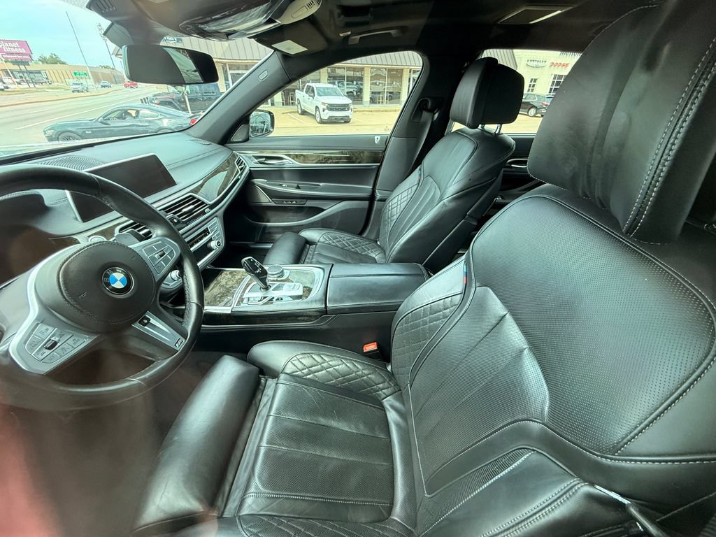 Used 2020 BMW 740i w/ M Sport Package RWD image 25
