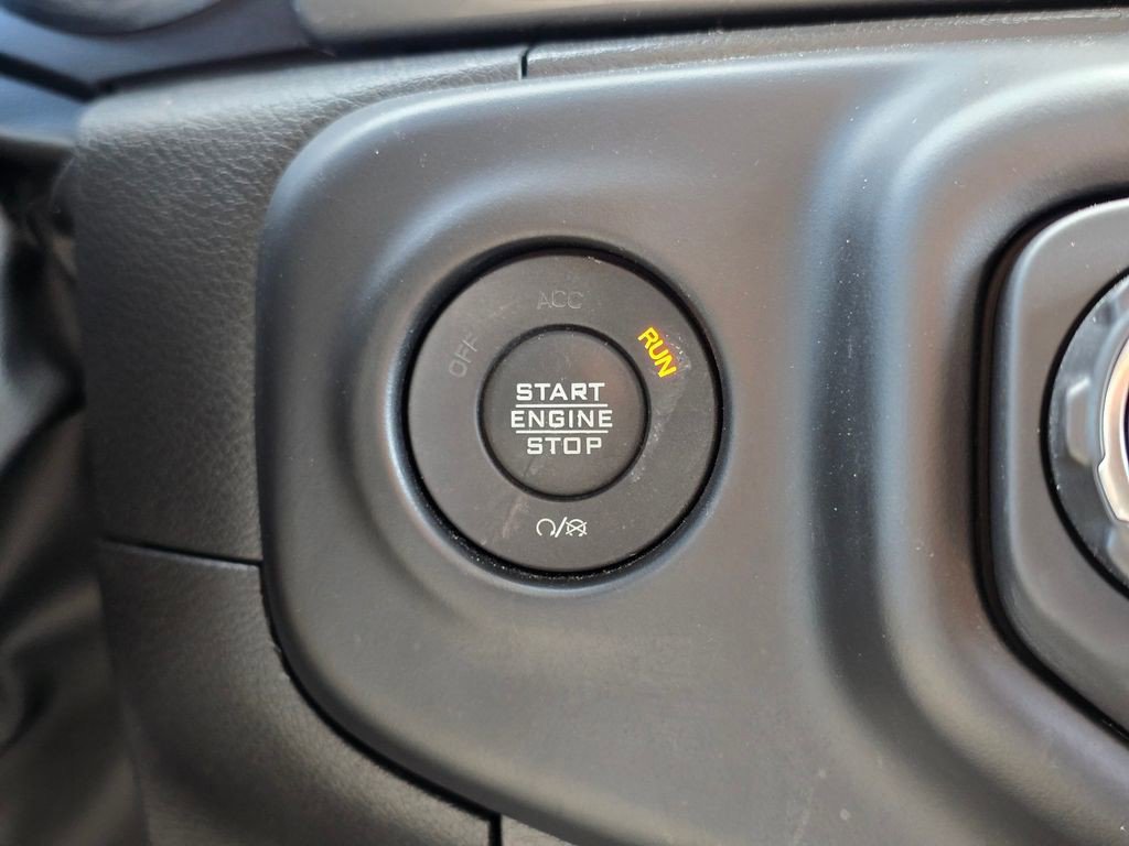 Used 2023 Jeep Wrangler Unlimited Sahara w/ Cold Weather Group AWD/4WD image 35