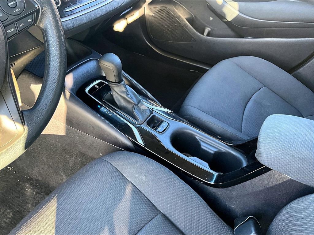 Used 2022 Toyota Corolla LE image 11