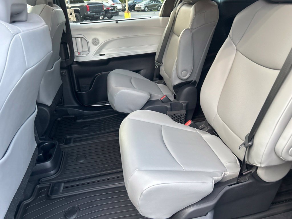 New 2026 Toyota Sienna XLE AWD/4WD image 27