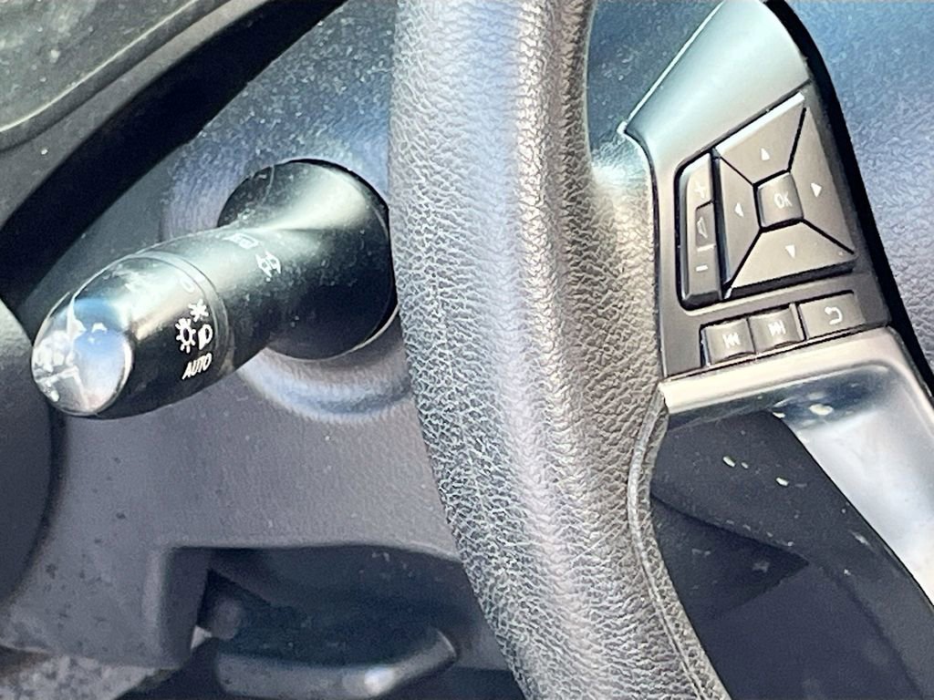 Used 2022 Nissan Versa SV image 10