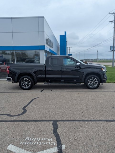 Used 2024 Chevrolet Silverado 1500 LT image 3