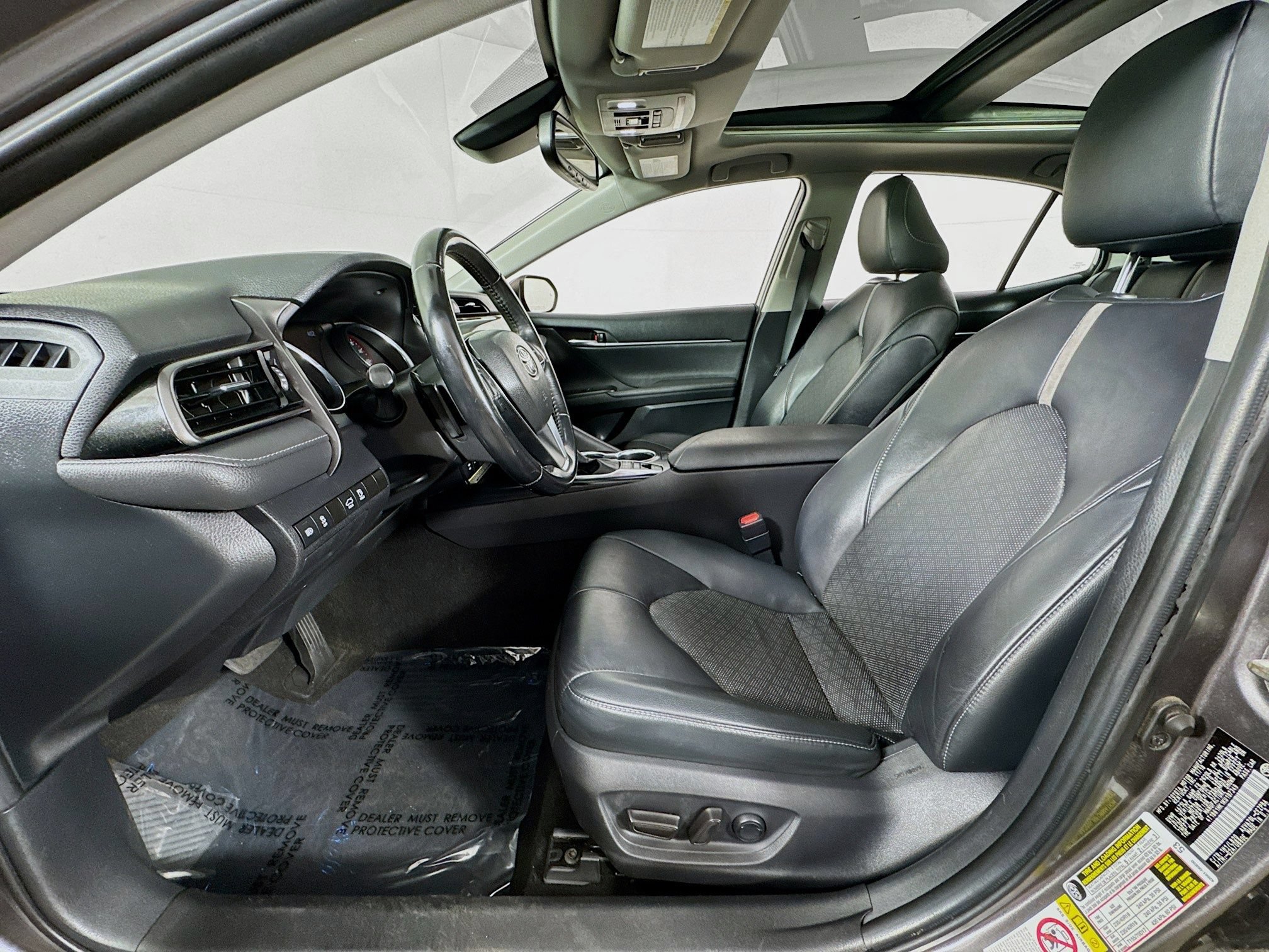 Used 2019 Toyota Camry XSE FWD image 12