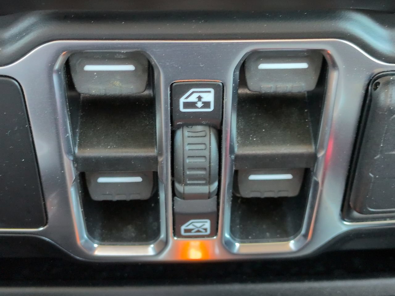 Used 2022 Jeep Gladiator Sport AWD/4WD image 22