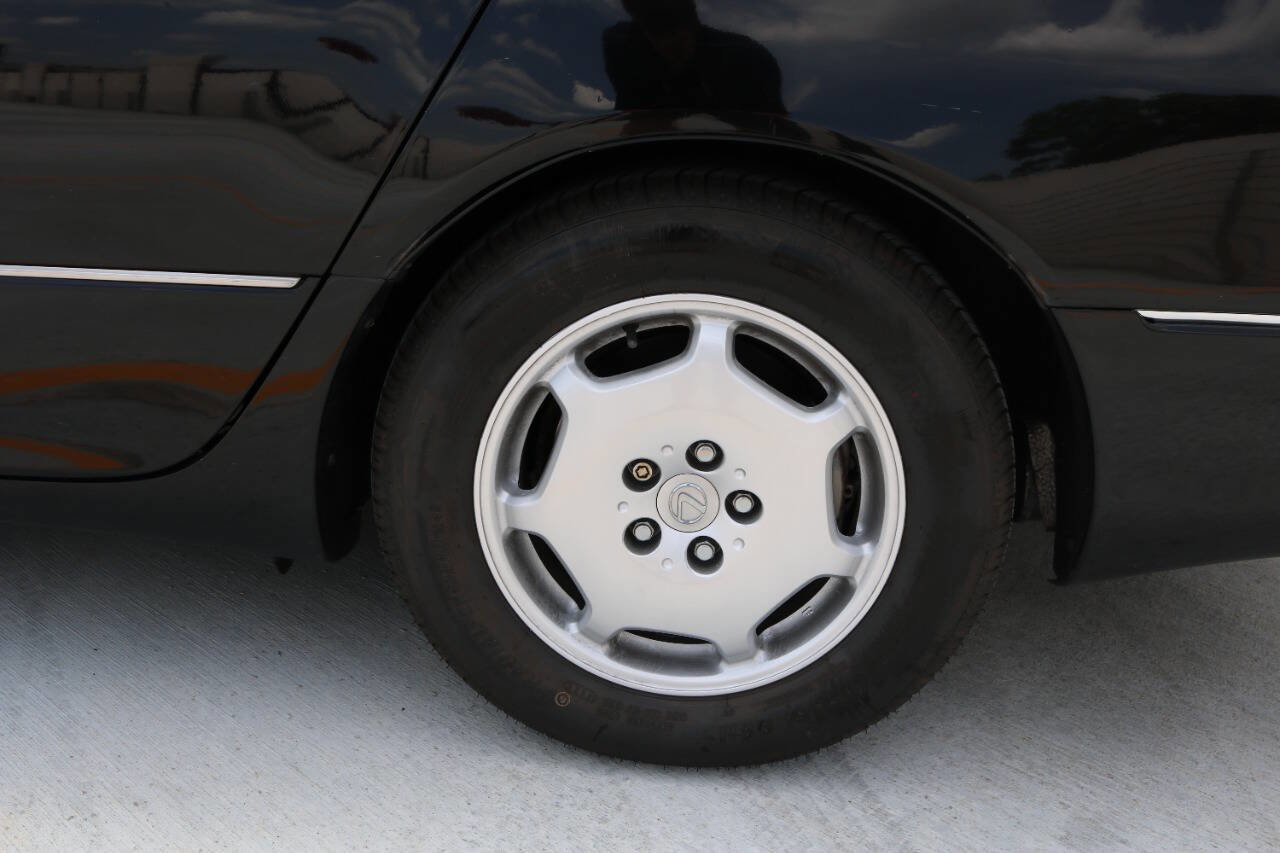 Used 2002 Lexus LS 430 RWD image 19