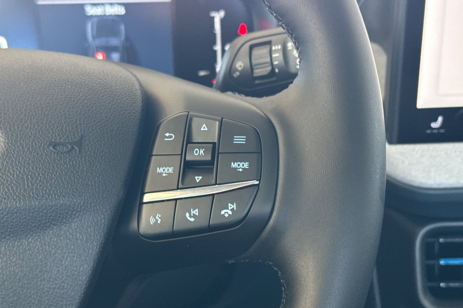 New 2026 Ford Maverick XLT w/ XLT Luxury Package FWD image 26