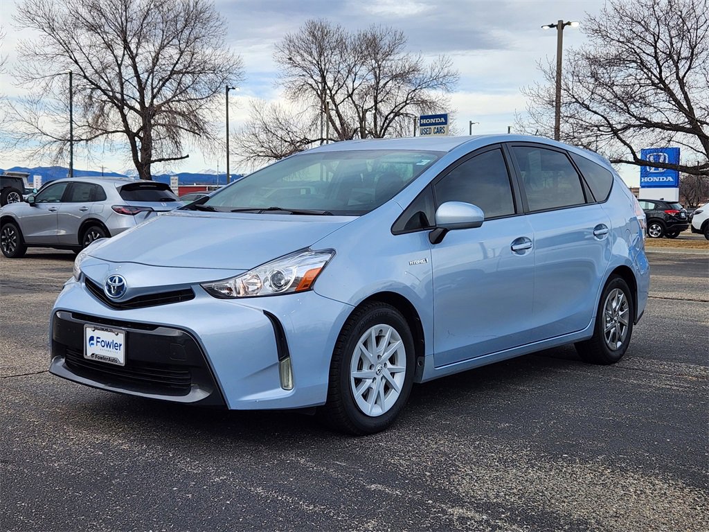 Used 2015 Toyota Prius V Five image 2