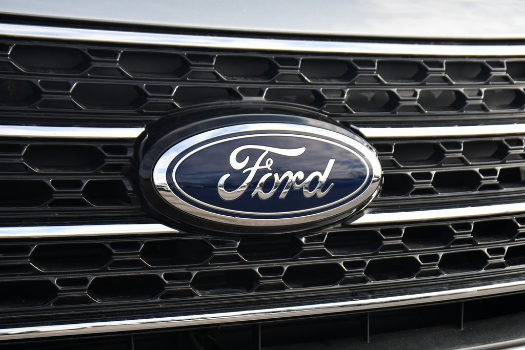 Used 2023 Ford Explorer XLT w/ Class IV Trailer Tow Package image 36