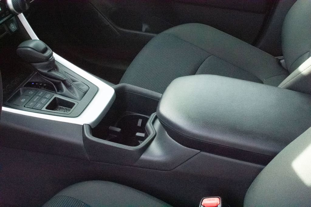 Used 2024 Toyota RAV4 LE image 19