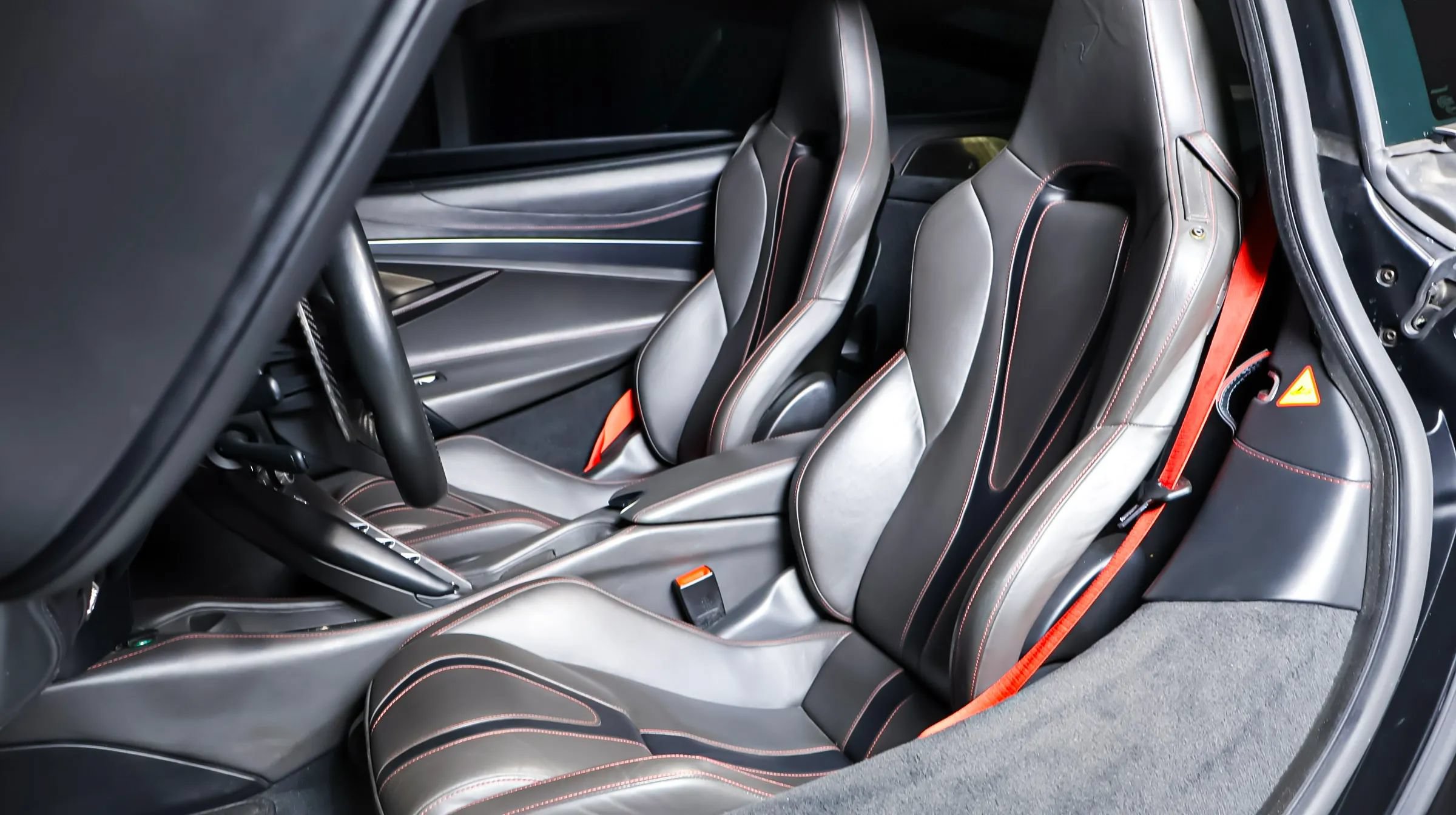Used 2018 McLaren 720S Luxury RWD image 18