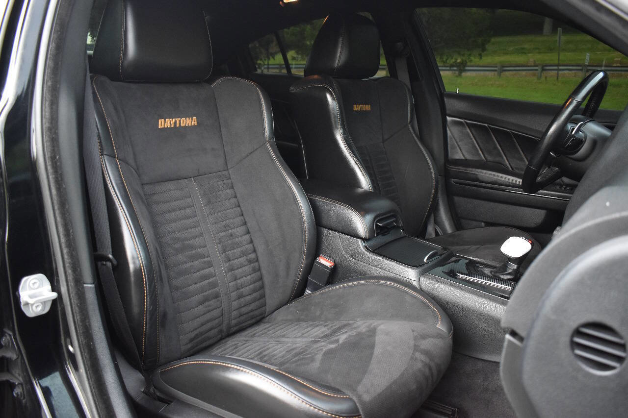 Used 2018 Dodge Charger R/T image 14