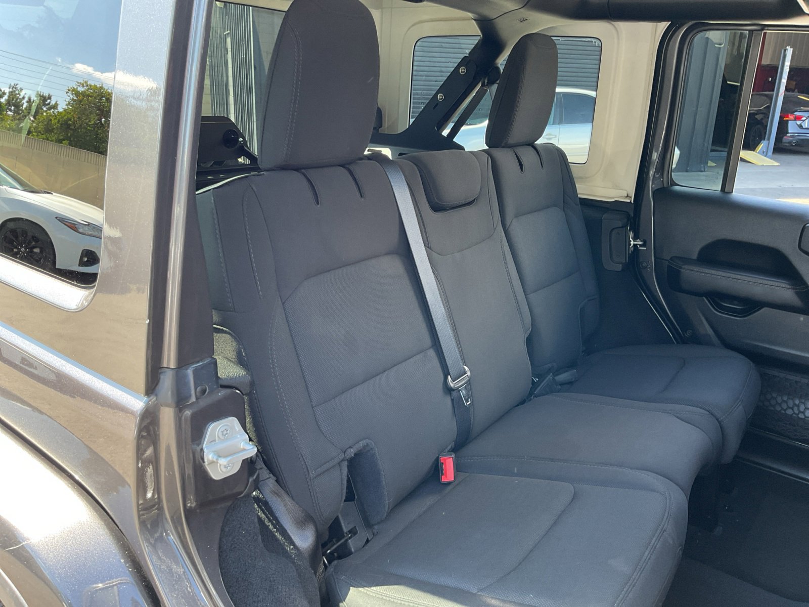 Used 2021 Jeep Wrangler Unlimited Sahara image 20