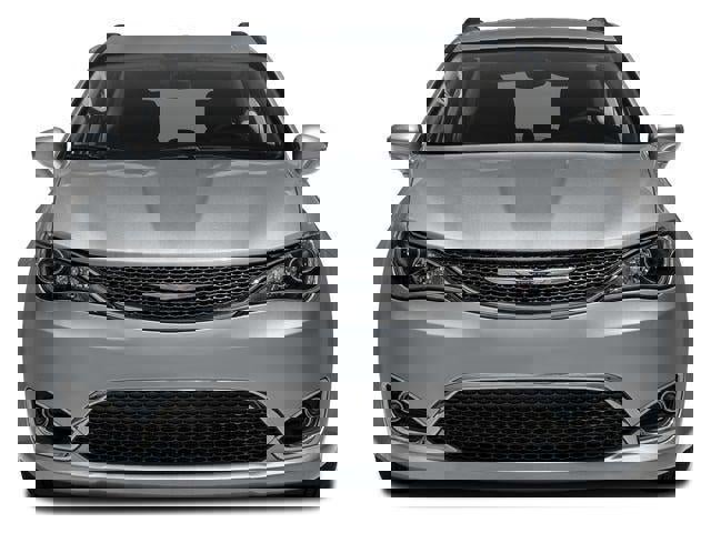 Used 2017 Chrysler Pacifica Limited image 4