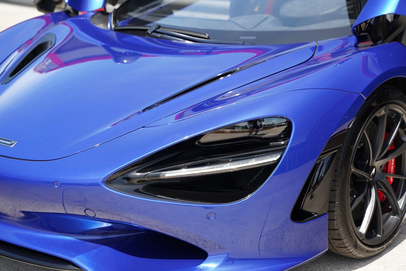 Used 2024 McLaren 750S RWD image 3