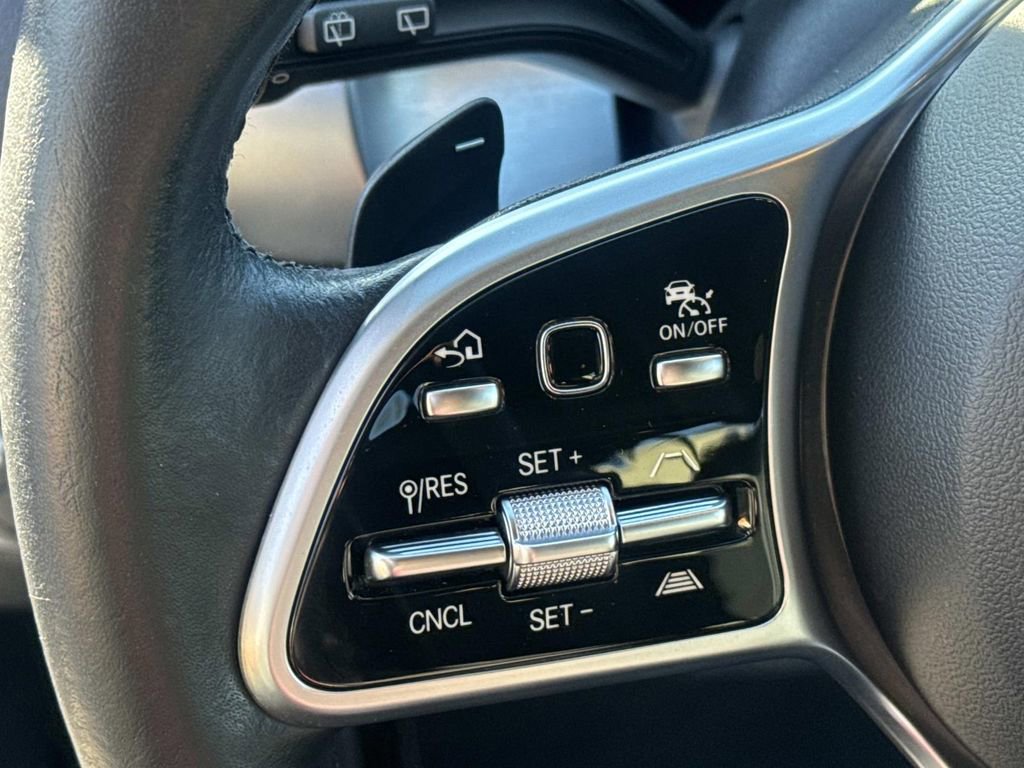 Used 2022 Mercedes-Benz EQB 350 4MATIC image 23