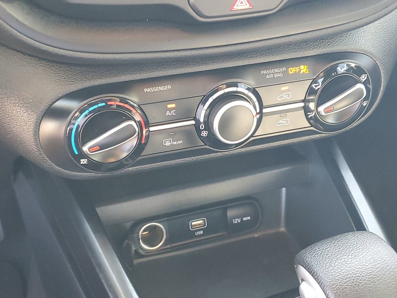 Used 2025 Kia Soul LX image 22