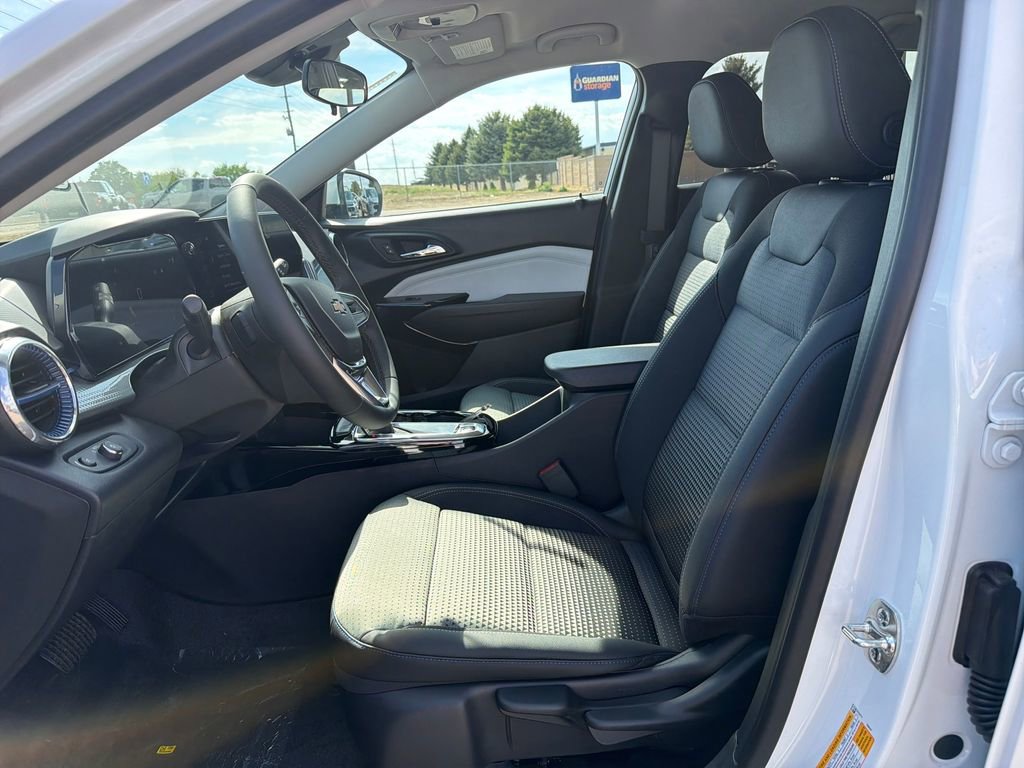 New 2026 Chevrolet Trax LT FWD image 9