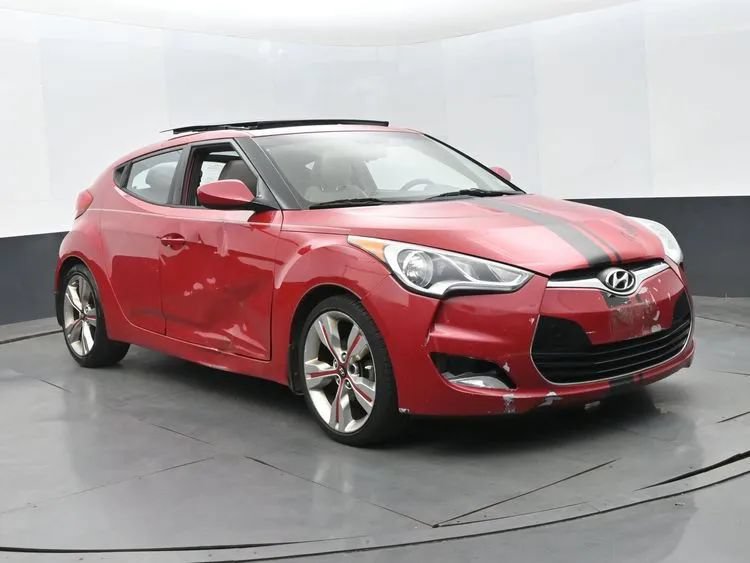 Used 2013 Hyundai Veloster w/ Style Pkg FWD image 2
