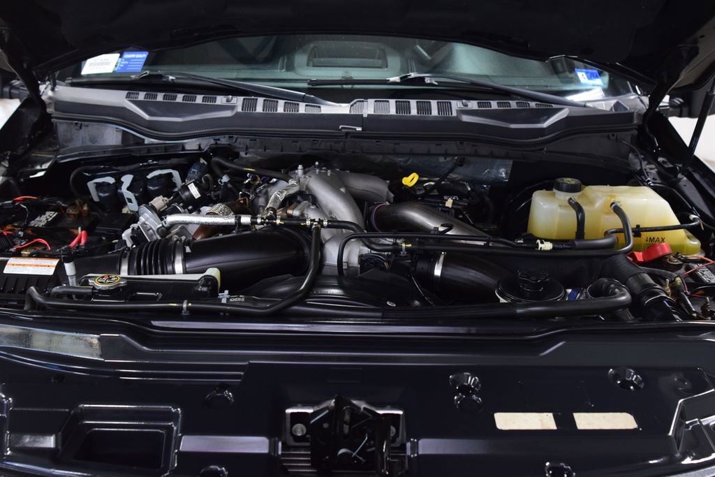 Used 2022 Ford F350 Lariat w/ Black Appearance Package image 28