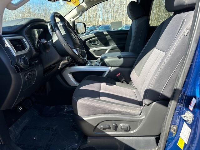 Used 2021 Nissan Titan SV w/ SV Convenience Package image 28