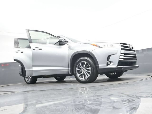 Used 2018 Toyota Highlander XLE FWD image 42