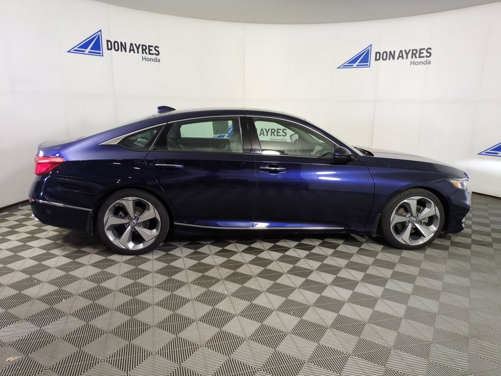 Used 2018 Honda Accord Touring image 6