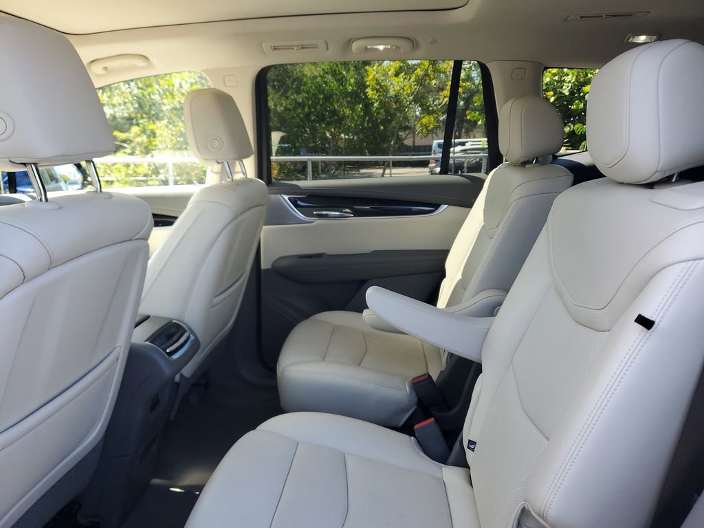 Used 2024 Cadillac XT6 Premium Luxury AWD/4WD image 14