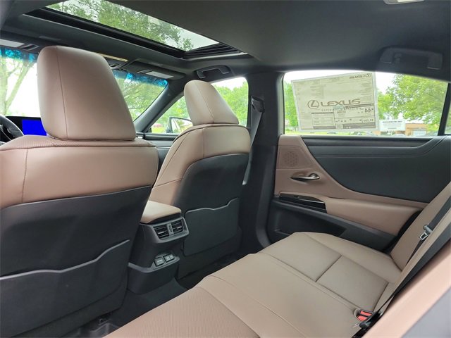 New 2025 Lexus ES 300h w/ Premium Package image 14