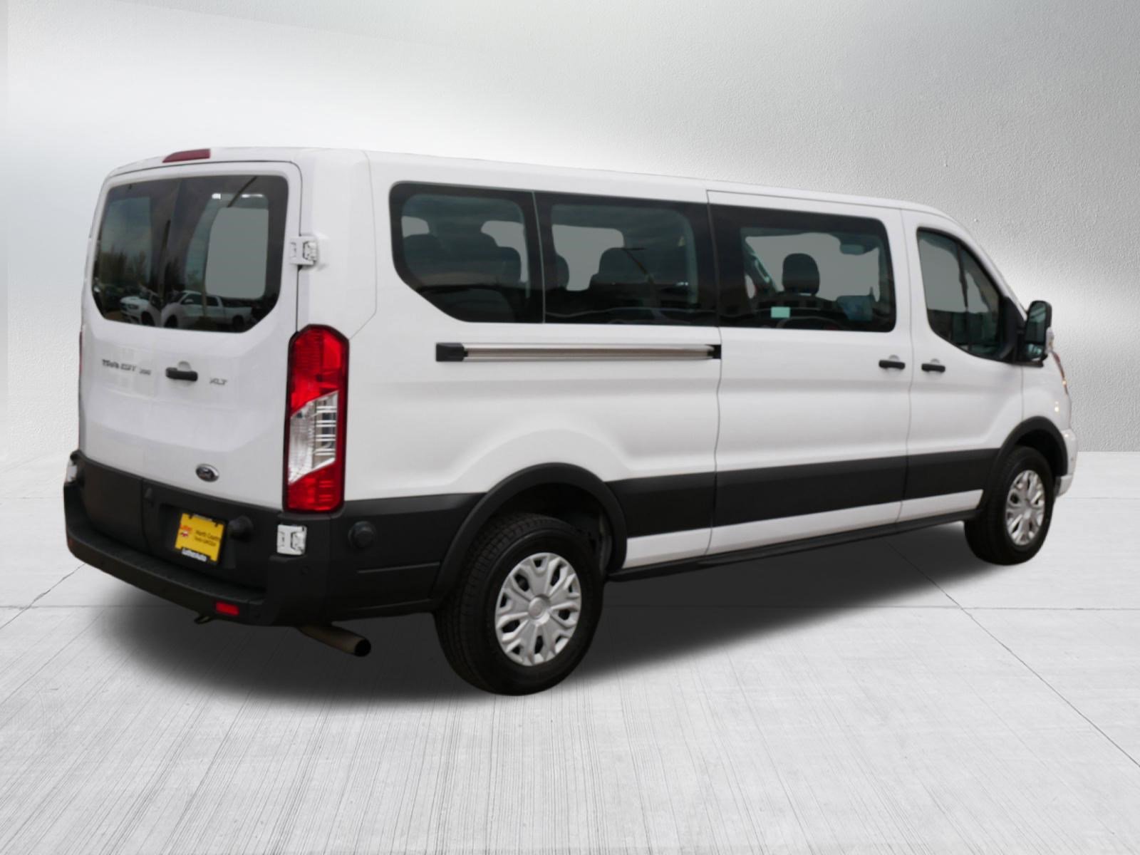 Used 2024 Ford Transit 350 XLT image 7