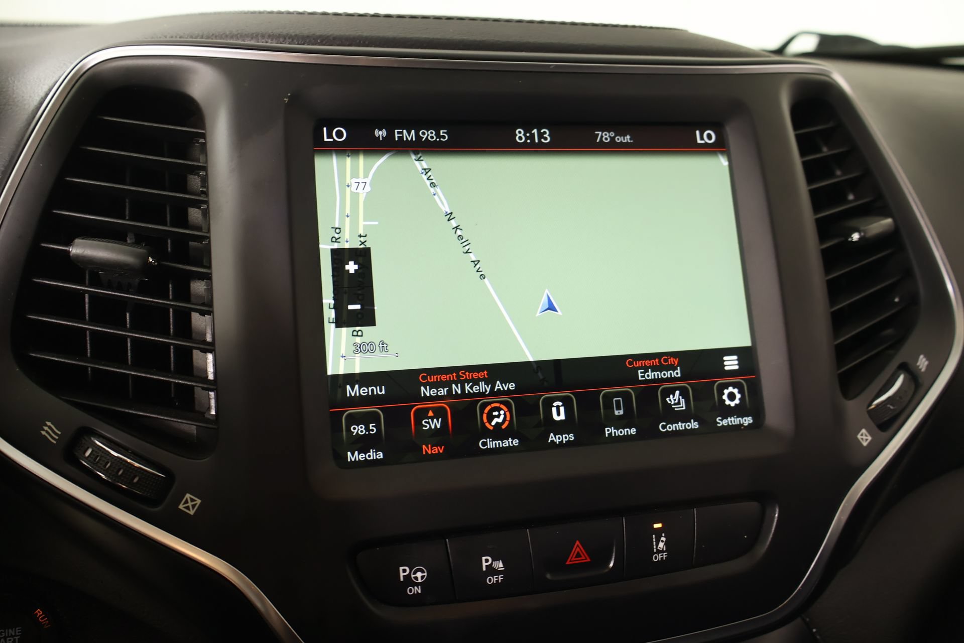 Used 2023 Jeep Cherokee Altitude Lux AWD/4WD image 7