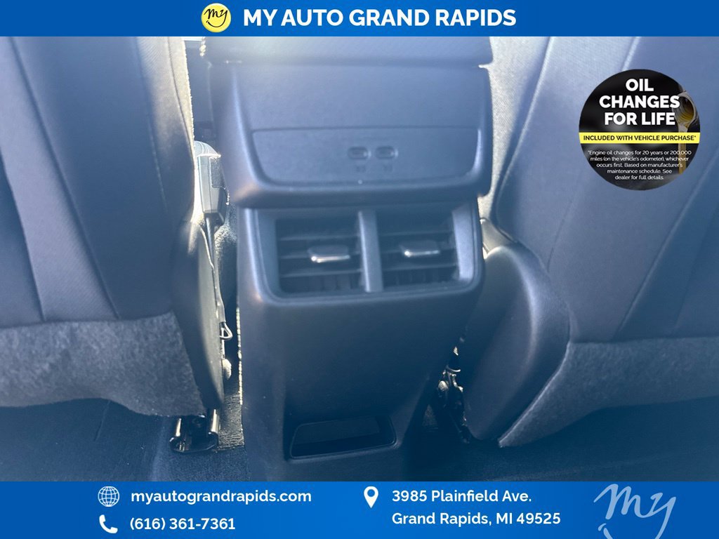 Used 2026 Chevrolet Equinox LT AWD/4WD image 26