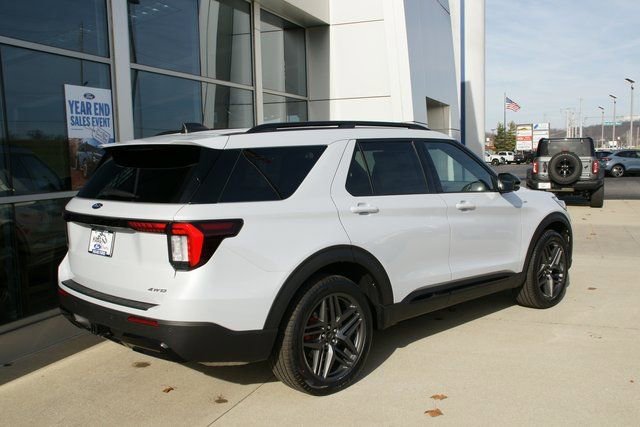 New 2026 Ford Explorer ST-Line w/ ST-Line Street Pack image 3