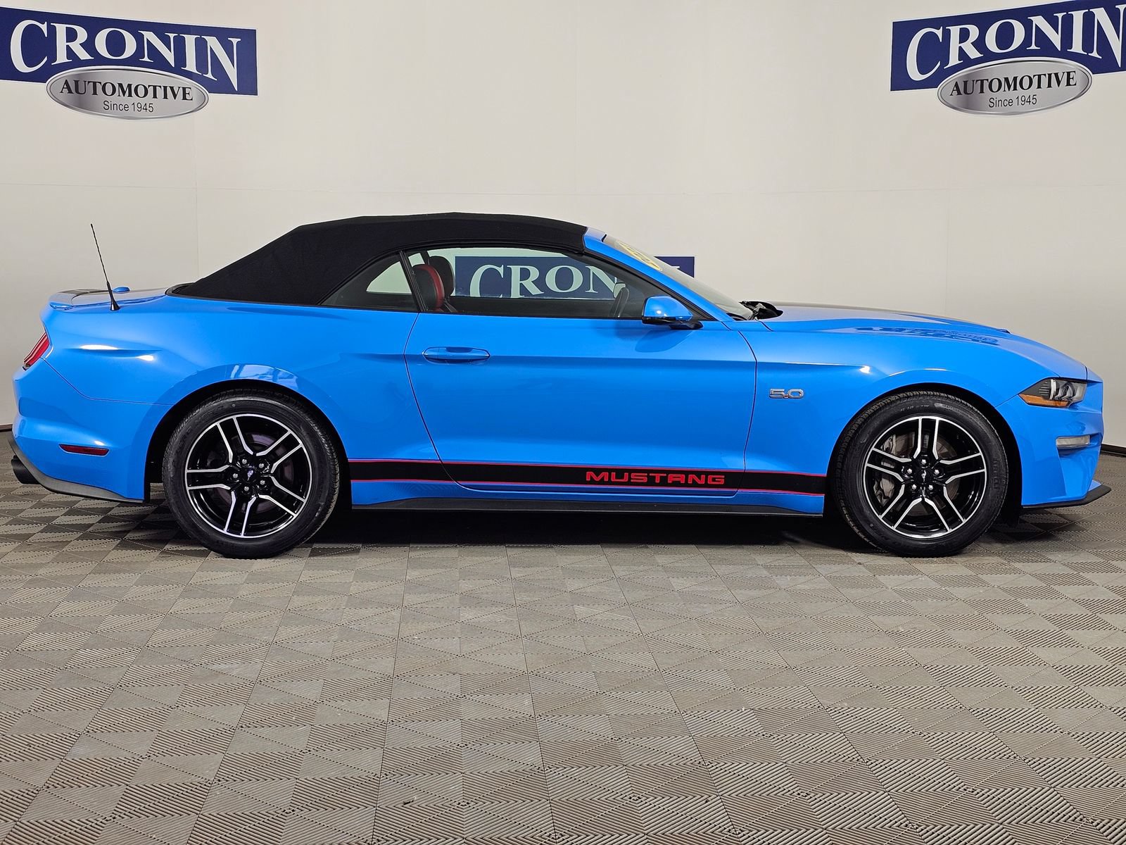 Used 2022 Ford Mustang GT Premium w/ Equipment Group 401A RWD image 23