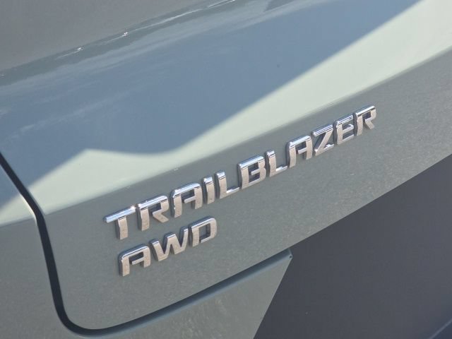Used 2026 Chevrolet TrailBlazer LT AWD/4WD image 13