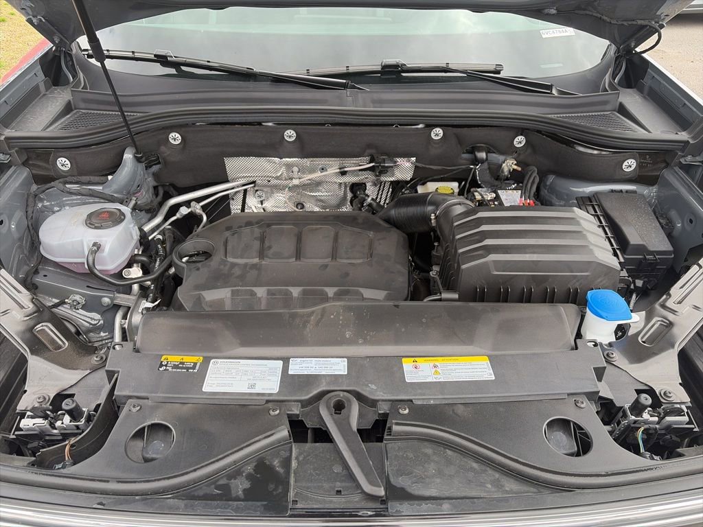 Used 2025 Volkswagen Atlas Peak Edition SE AWD/4WD image 32
