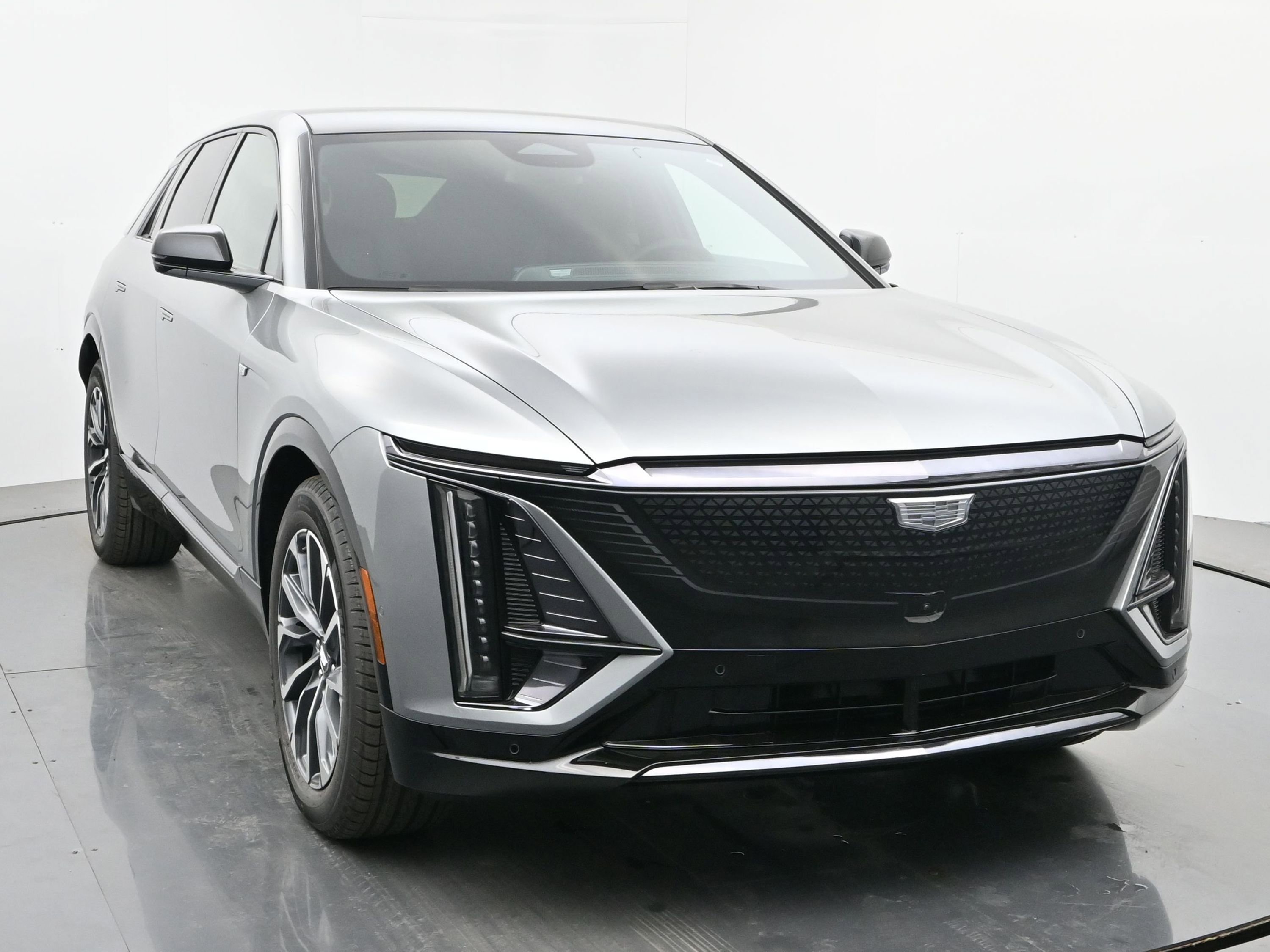 New 2026 Cadillac Lyriq Sport w/ LPO, Floor Liner Package AWD/4WD image 8