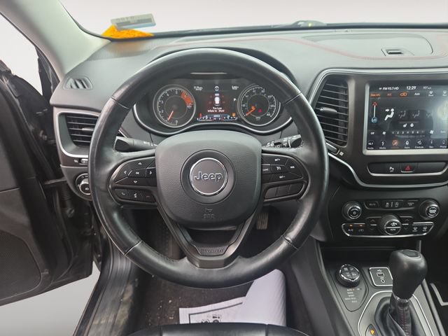 Used 2019 Jeep Cherokee Trailhawk w/ Comfort & Convenience Group AWD/4WD image 10