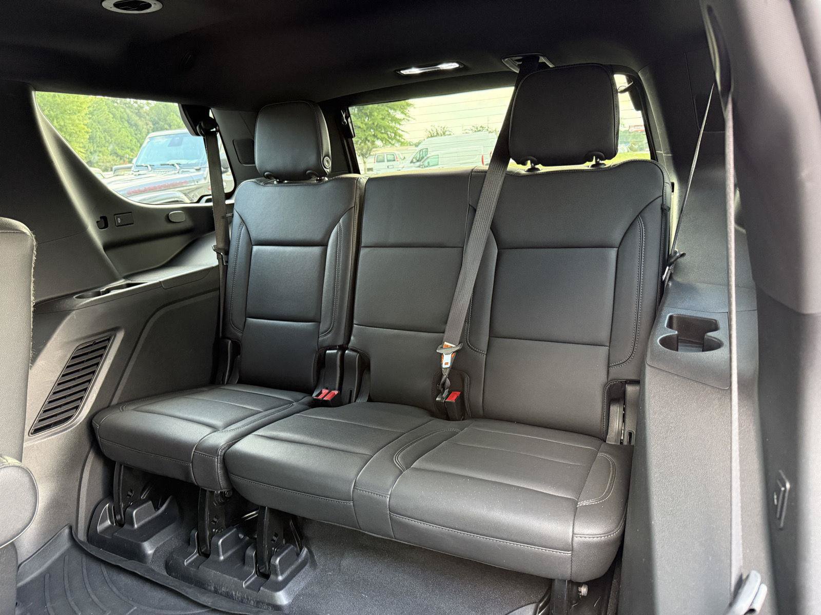 Used 2022 Chevrolet Tahoe Z71 w/ Luxury Package AWD/4WD image 30