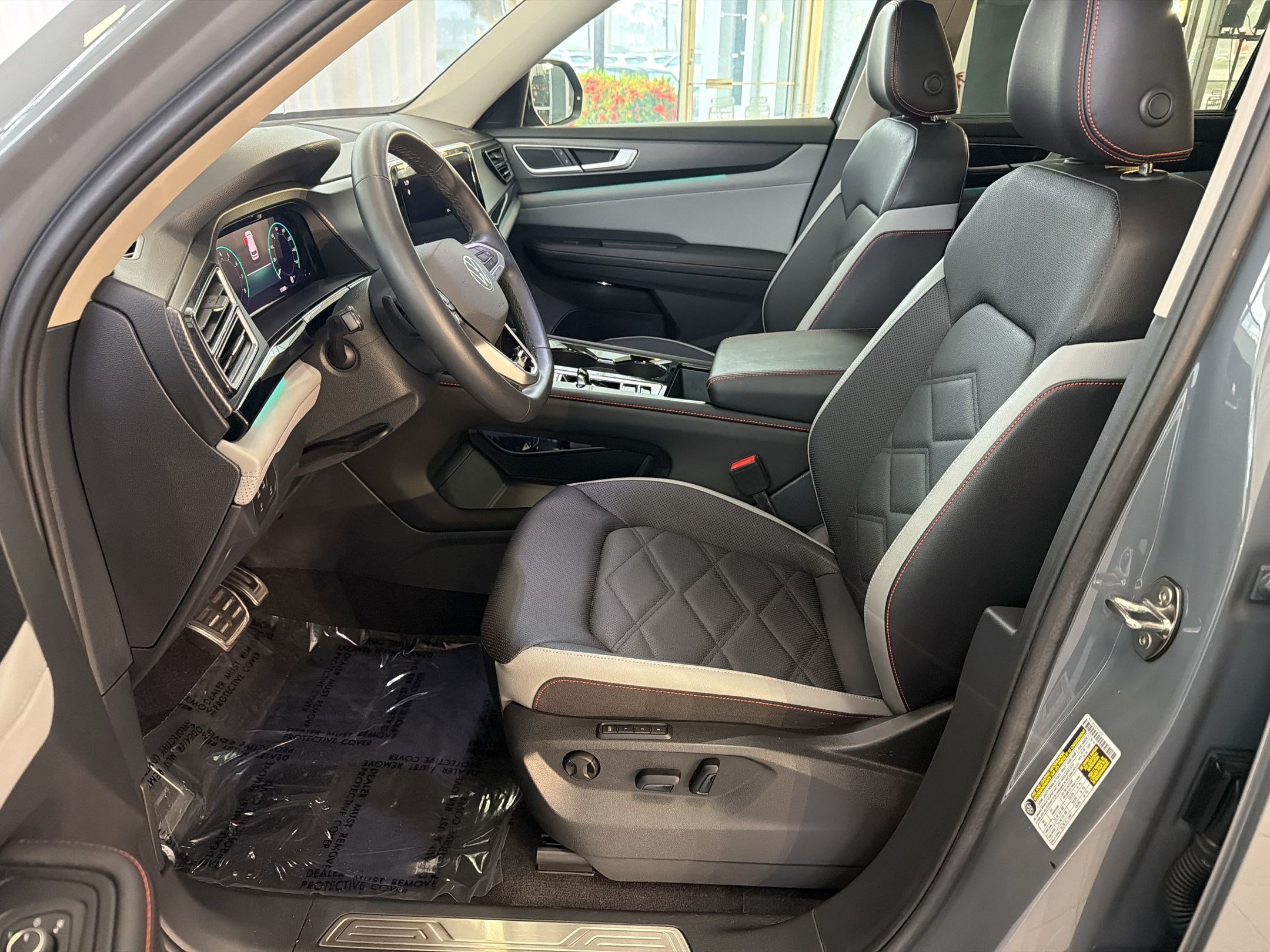 Used 2024 Volkswagen Atlas Peak Edition SEL AWD/4WD image 5