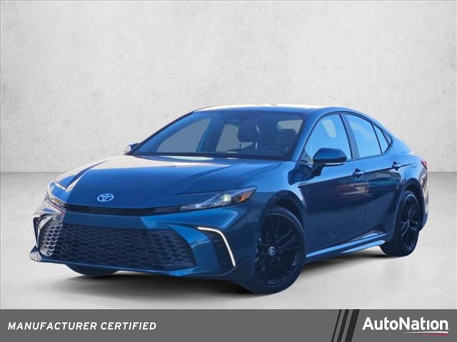 Used 2025 Toyota Camry SE image 1