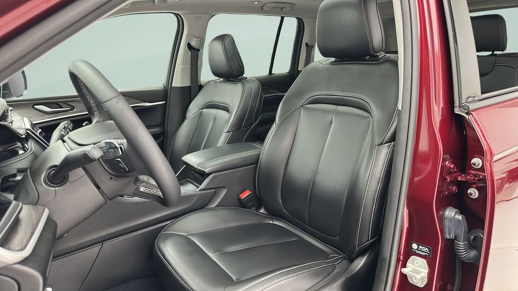 Used 2023 Jeep Grand Cherokee 4WD 4xe image 14