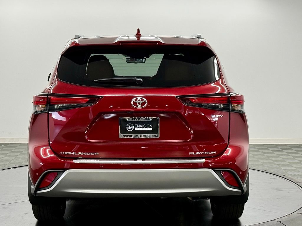 Used 2026 Toyota Highlander Platinum image 9