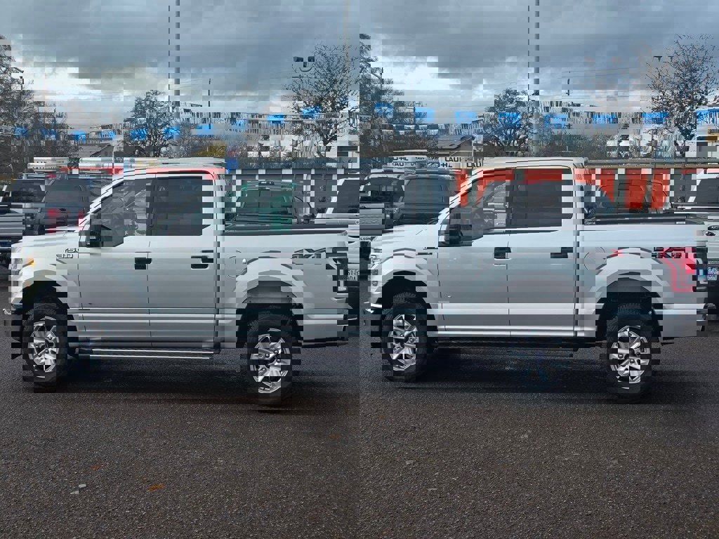 Used 2017 Ford F150 XLT w/ Equipment Group 301A Mid image 8