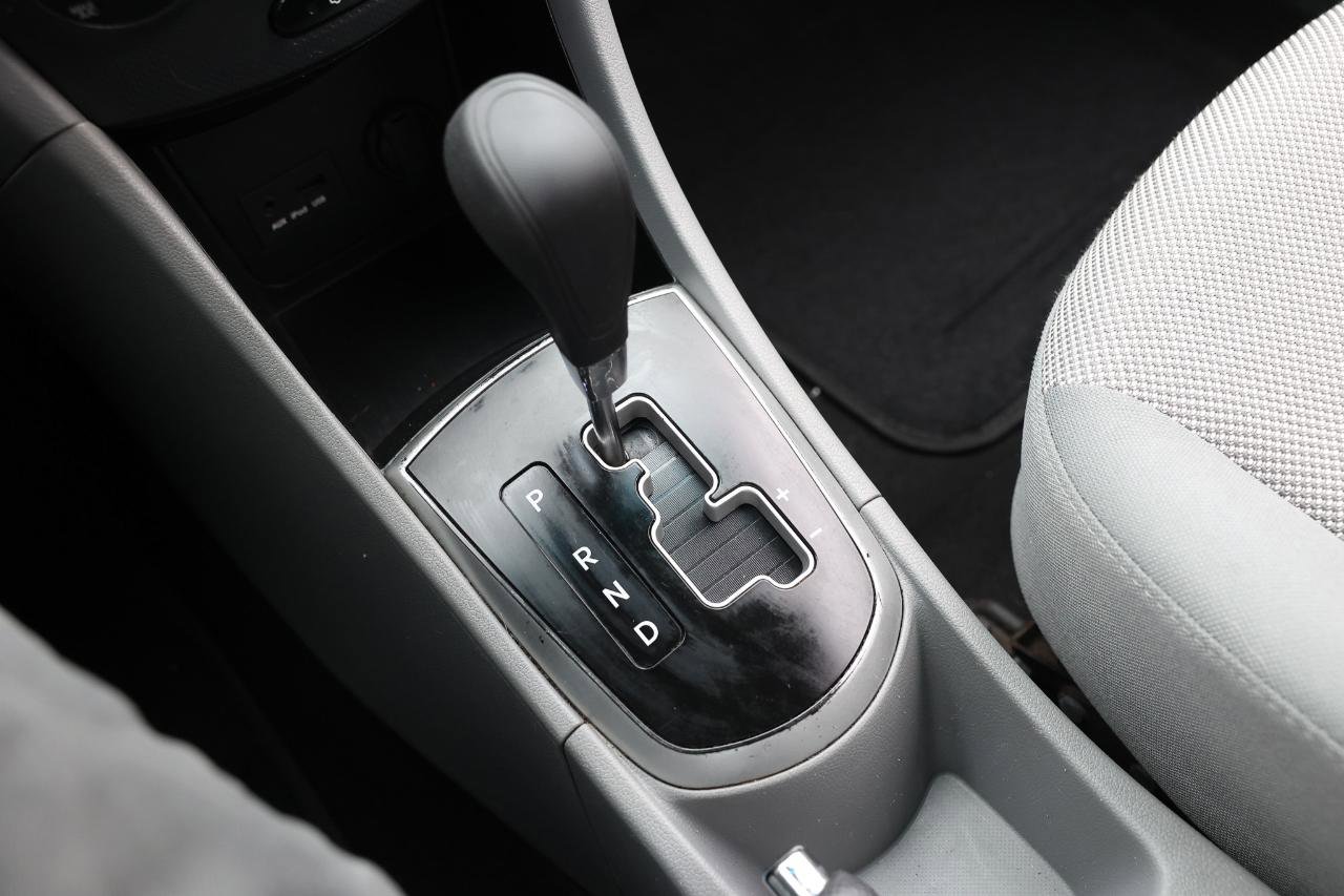 Used 2013 Hyundai Accent GLS image 34