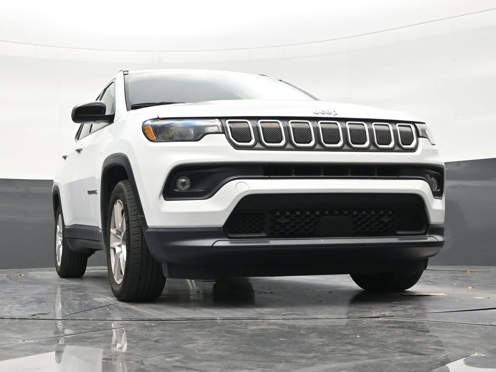Used 2022 Jeep Compass Latitude FWD image 26